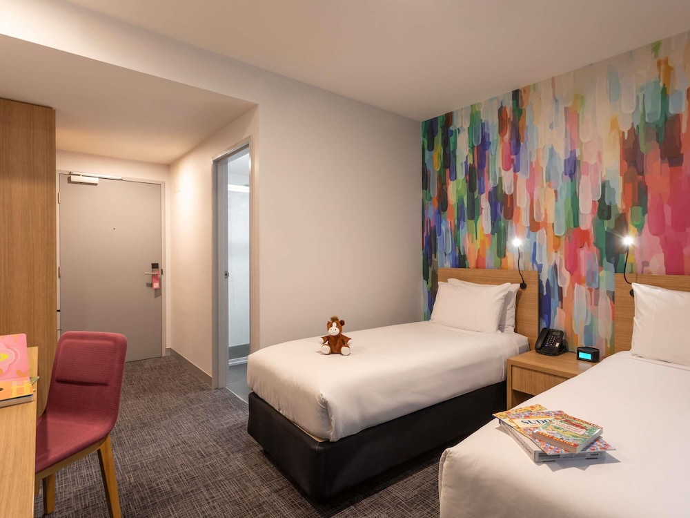 Habitación estándar con 2 camas individuales del hotel ibis Styles Hobart. Foto 8