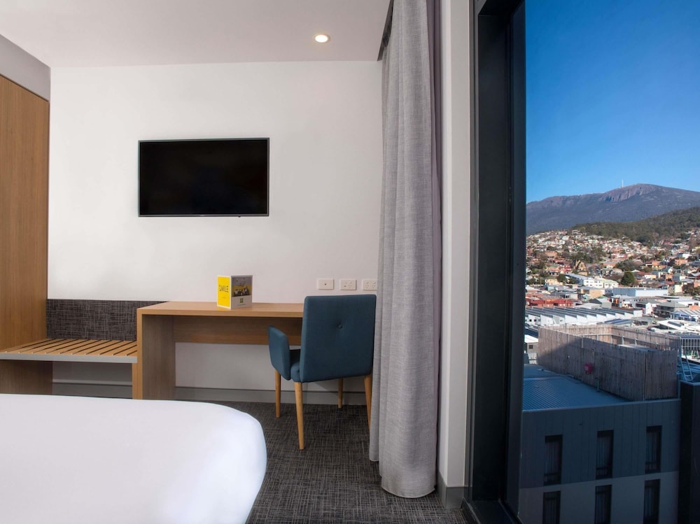 Habitación Superior con 1 cama queen size del hotel ibis Styles Hobart. Foto 6