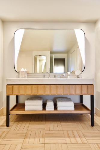 Opal King Deluxe One Story Villa del hotel Virgin Hotels Las Vegas, Curio Collection By Hilton. Foto 2