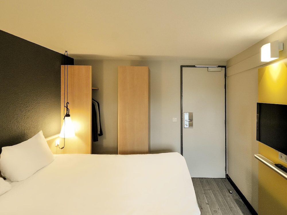 Habitación Estándar con 1 cama doble del hotel ibis Maisons Laffitte. Foto 4