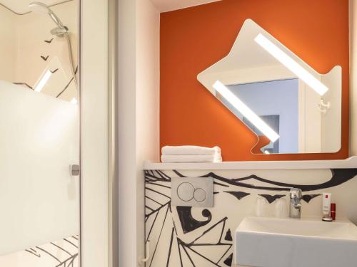 Habitación Familiar del hotel ibis budget Gonesse. Foto 1