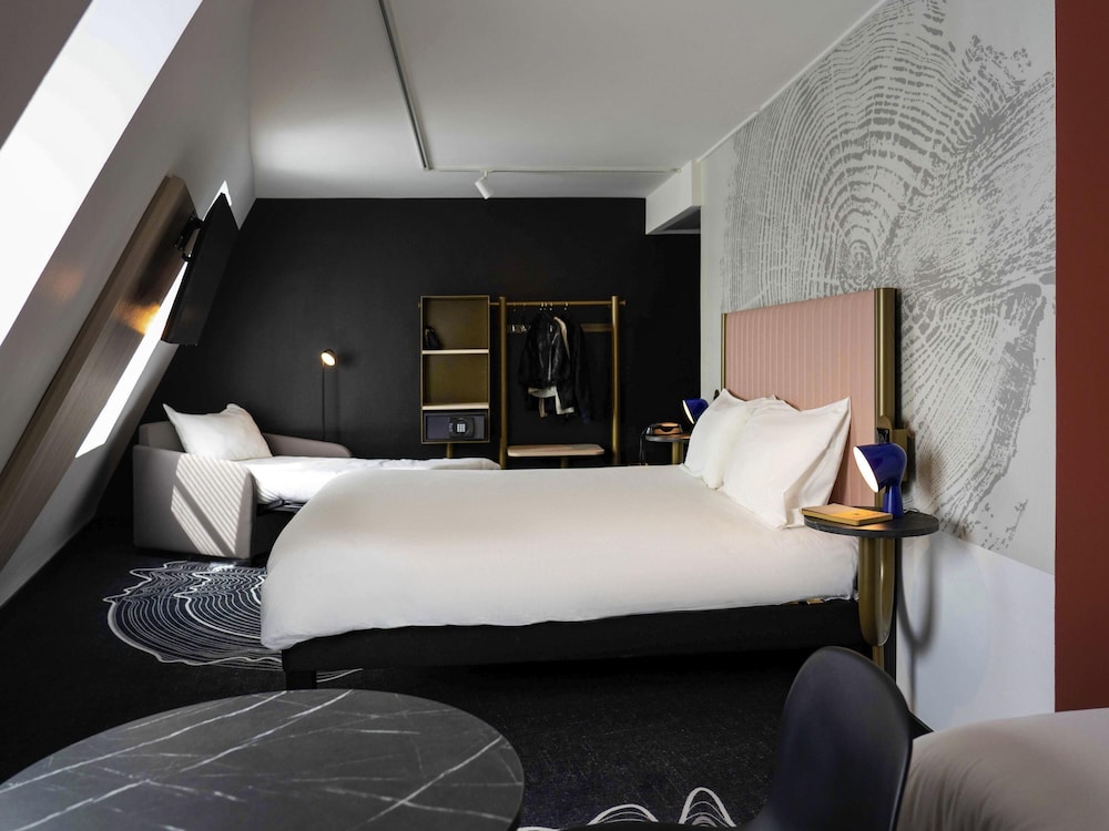 Habitación Standard con 1 cama doble y terraza del hotel ibis Styles Paris Porte de Versailles - Mairie d'Issy. Foto 3