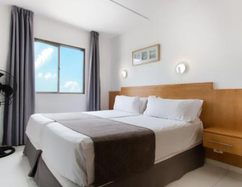 Apartamento de 1 dormitorio con vistas a la piscina del hotel Ura Roslara. Foto 2