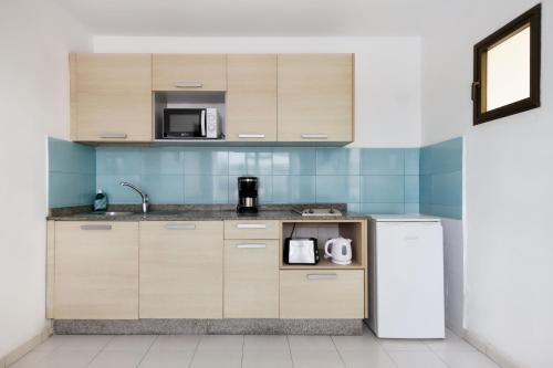 Apartamento de 1 dormitorio con vistas a la piscina del hotel Ura Roslara. Foto 1