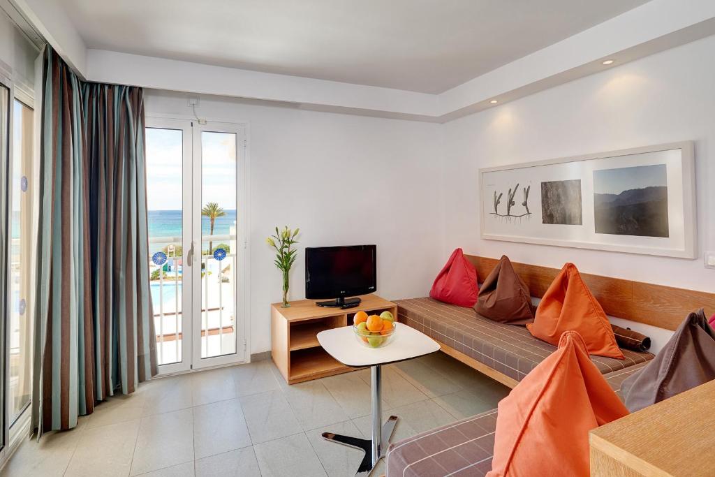 Apartamento 1 dormitorio Vista Mar del hotel Hipotels Cala Bona Club. Foto 5