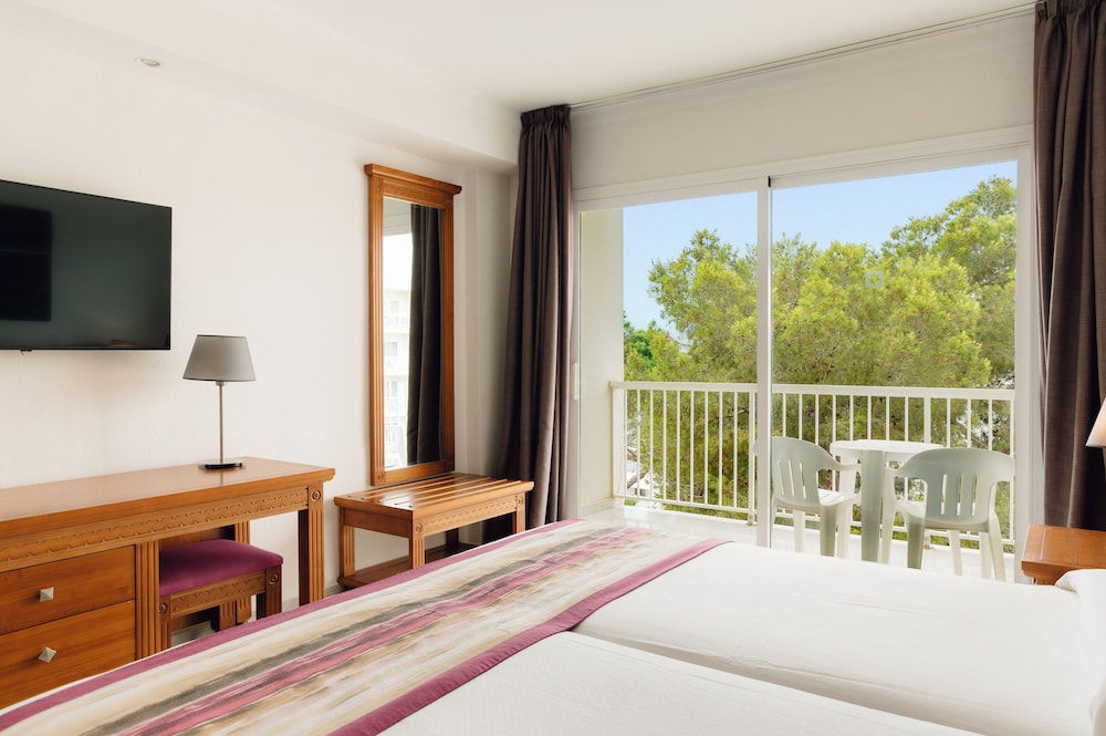 Habitación doble, vistas a la piscina del hotel Bluesea Coral Beach. Foto 3