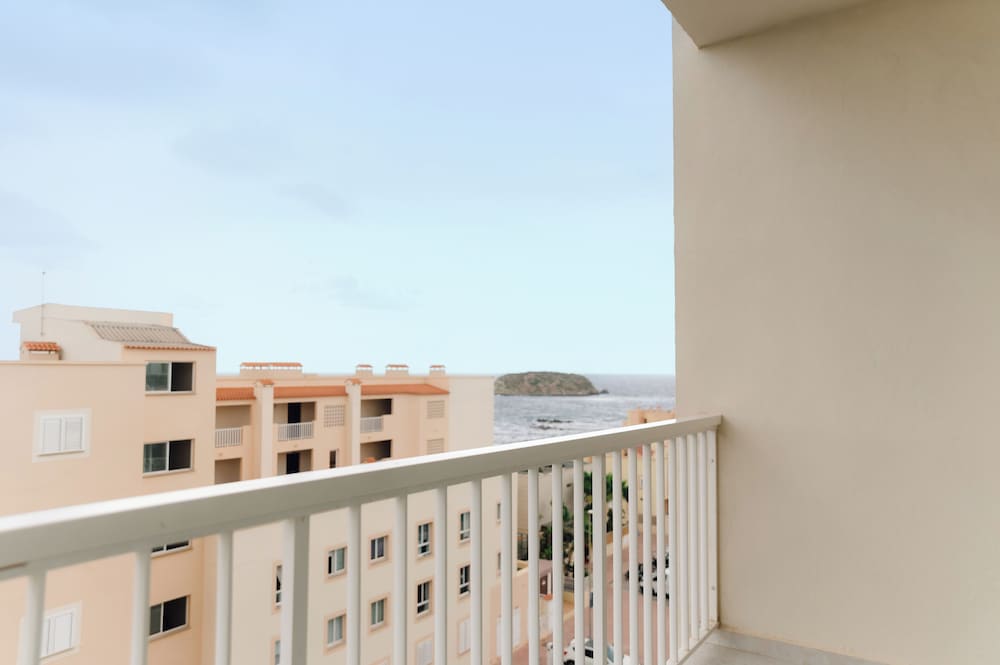 Habitación doble, vistas a la piscina del hotel Bluesea Coral Beach. Foto 9
