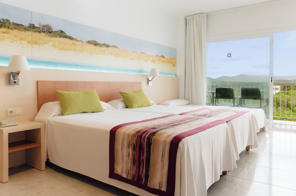 Habitación Triple del hotel Bluesea Coral Beach
