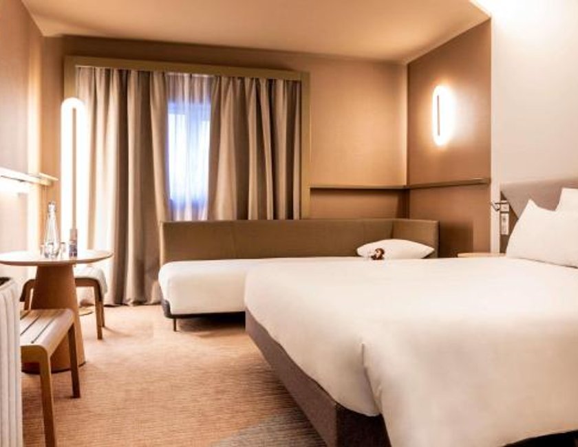 Habitación Doble Superior con sofá del hotel Novotel Paris Orly Rungis