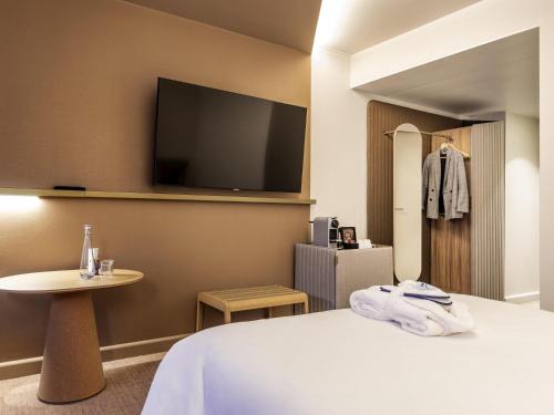 Habitación Doble Executive con sofá cama del hotel Novotel Paris Orly Rungis. Foto 7