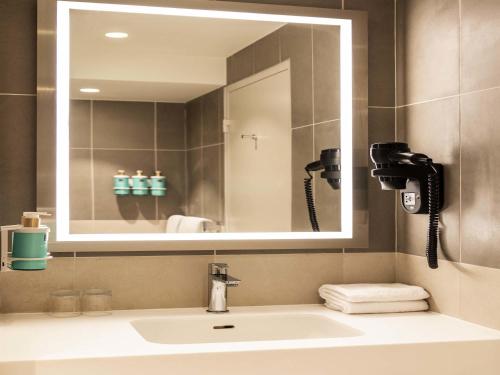 Habitación Familiar Superior del hotel Novotel Paris Orly Rungis. Foto 2