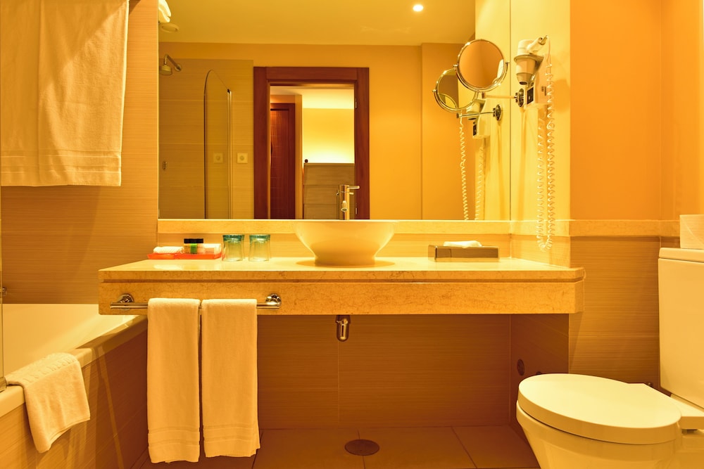 Habitación clásica con 2 camas individuales del hotel Pestana Porto Santo Beach Resort and SPA - All Inclusive. Foto 4