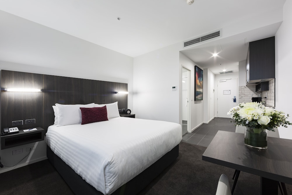 Habitación Superior 1 Cama Queen del hotel The Sebel Canberra Civic. Foto 1
