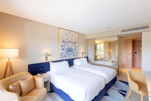 Habitación Familiar del hotel Hilton Vilamoura As Cascatas Golf Resort and Spa. Foto 4