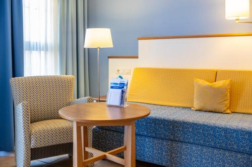 Twin room del hotel Luz Del Mar. Foto 2