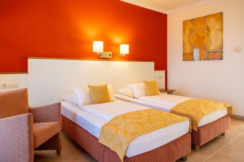 Twin room del hotel Luz Del Mar. Foto 5