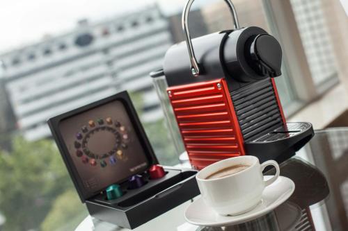 Habitación Doble Premier con cama extragrande del hotel Park Hong Kong. Foto 2