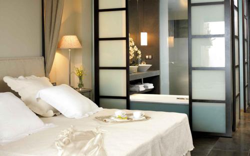 Habitación Doble Deluxe con vistas al mar del hotel Asia gardens Hotel & Thai Spa. Foto 1