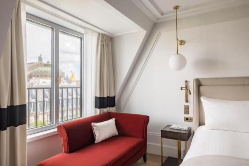 Habitación Doble Executive con cama grande y vistas al mar del hotel Kimpton St Honore Paris, An Ihg. Foto 2