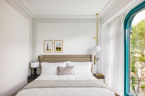 Suite Collection con balcón del hotel Kimpton St Honore Paris, An Ihg. Foto 1
