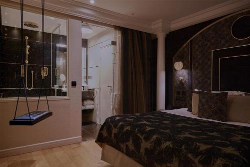 Prestige Bain de Minuit Room - With Jacuzzi del hotel Paris J'adore and Spa. Foto 2