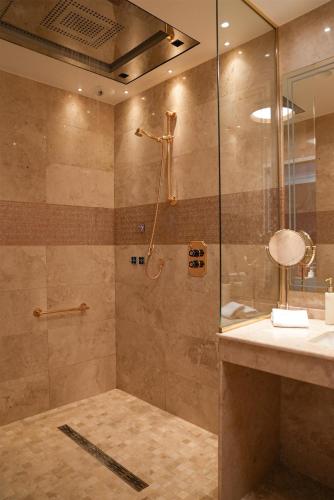 Executive Passion Room - With Shower del hotel Paris J'adore and Spa. Foto 5