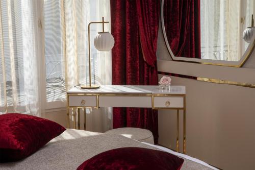 Deluxe Passion Room - With Jacuzzi del hotel Paris J'adore and Spa. Foto 1