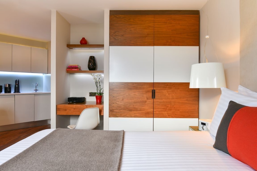 Estudio ejecutivo del hotel Fraser Place Canary Wharf. Foto 1