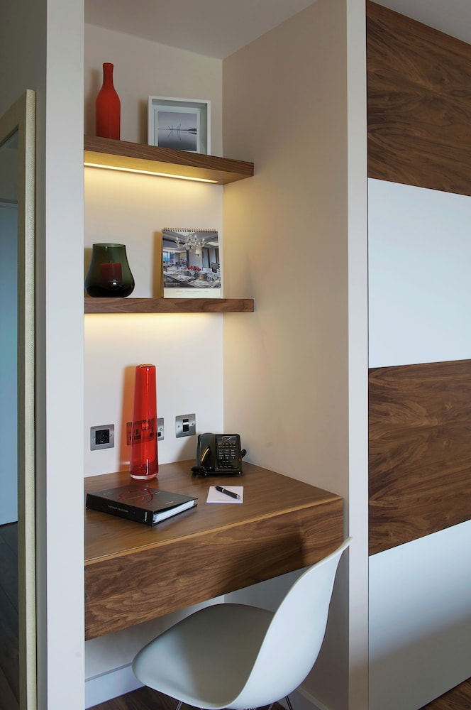Estudio ejecutivo del hotel Fraser Place Canary Wharf. Foto 3
