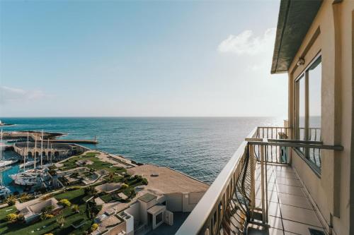 Habitación Estándar con vistas al puerto deportivo del hotel Cavalieri Hotel Malta, a member of Radisson Individuals. Foto 2