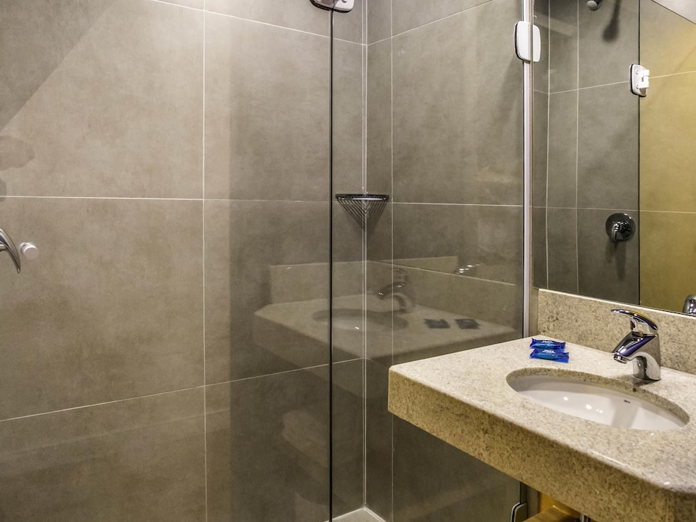 Habitación, 1 cama doble del hotel Ibis Budget Uberlandia. Foto 5