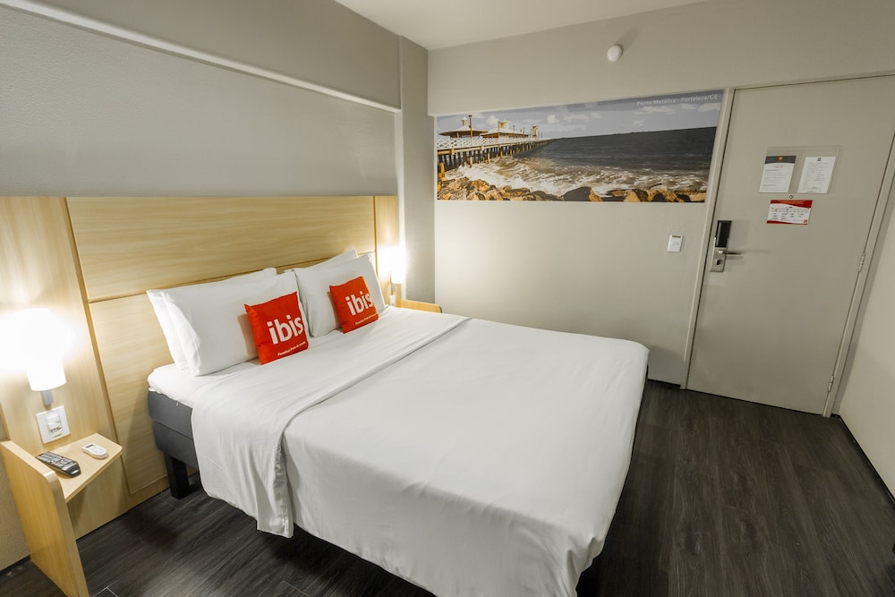 Habitación doble Standard con cama Queen Size del hotel Ibis Fortaleza Praia De Iracema. Foto 3