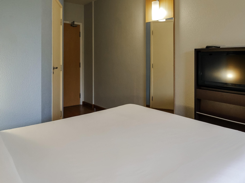 Habitación Estándar con 1 cama doble del hotel Ibis Curitiba Aeroporto. Foto 3