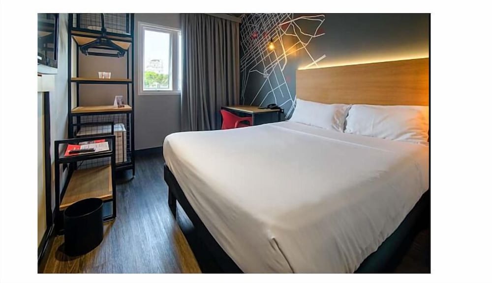 Apartamento Standard con cama doble del hotel Ibis Curitiba Batel. Foto 6