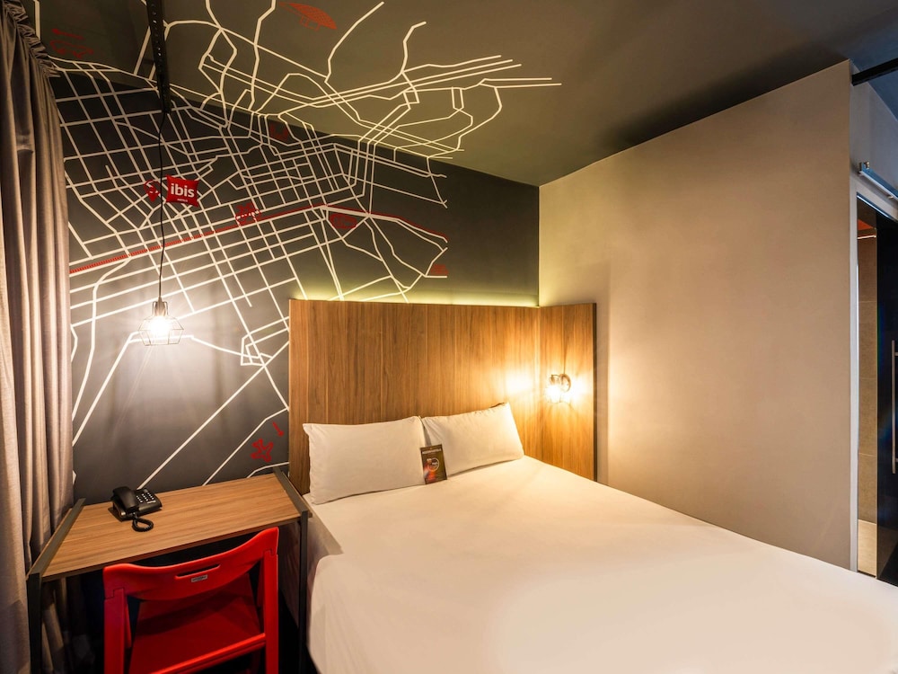 Apartamento Standard con cama doble del hotel Ibis Curitiba Batel. Foto 8