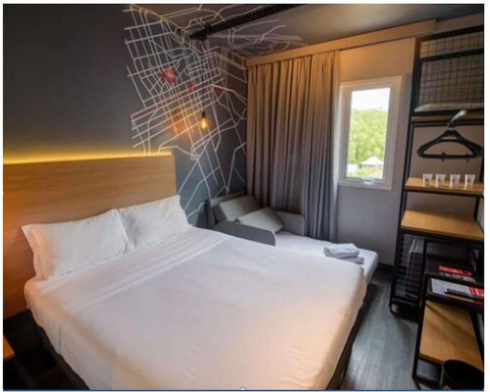 Apartamento Standard con cama doble del hotel Ibis Curitiba Batel. Foto 10