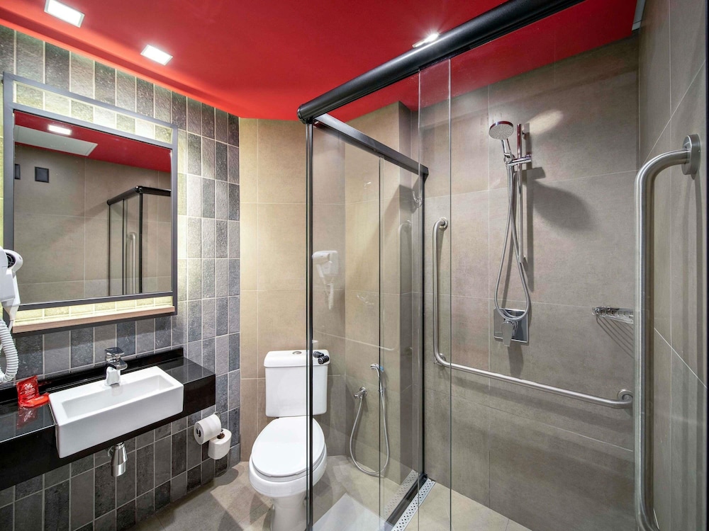 Apartamento adaptado con 1 cama doble del hotel Ibis Curitiba Batel. Foto 2