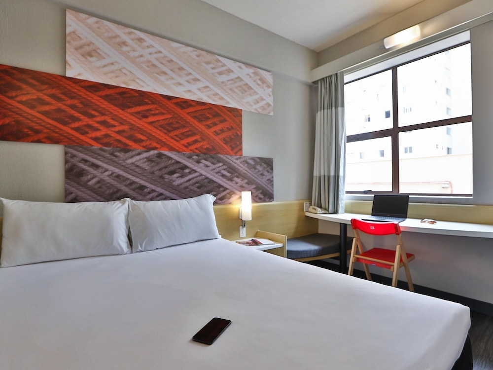 Apartamento familiar con dos camas dobles del hotel Ibis Maringa. Foto 4