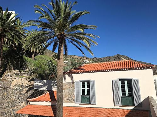 Habitación Doble Estándar con sofá del hotel Triana. Foto 10