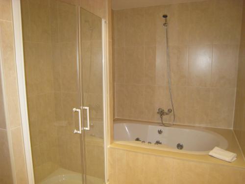 Habitación Doble Superior del hotel La Boroña. Foto 5