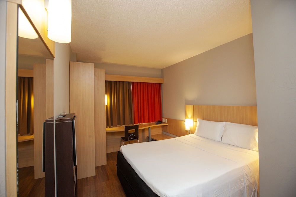 Habitación Standard con cama doble del hotel Ibis Recife Boa Viagem. Foto 1