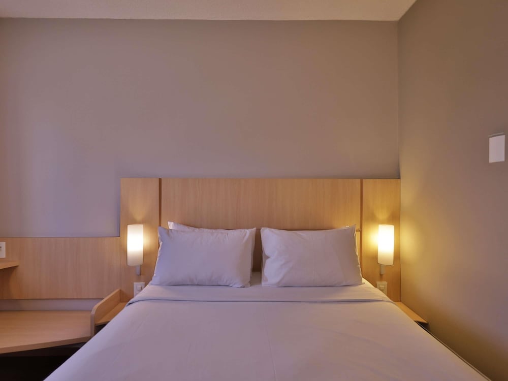 Habitación Standard con cama doble del hotel Ibis Recife Boa Viagem. Foto 5