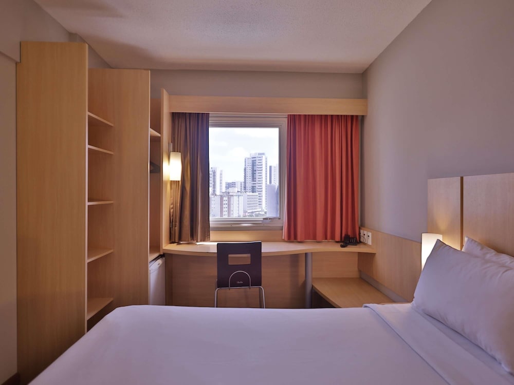 Habitación Standard con cama doble del hotel Ibis Recife Boa Viagem. Foto 6