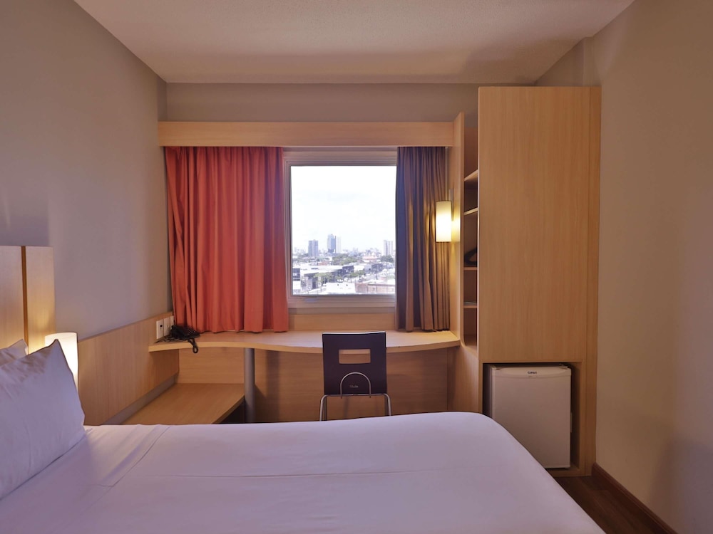 Habitación Standard con cama doble del hotel Ibis Recife Boa Viagem. Foto 7