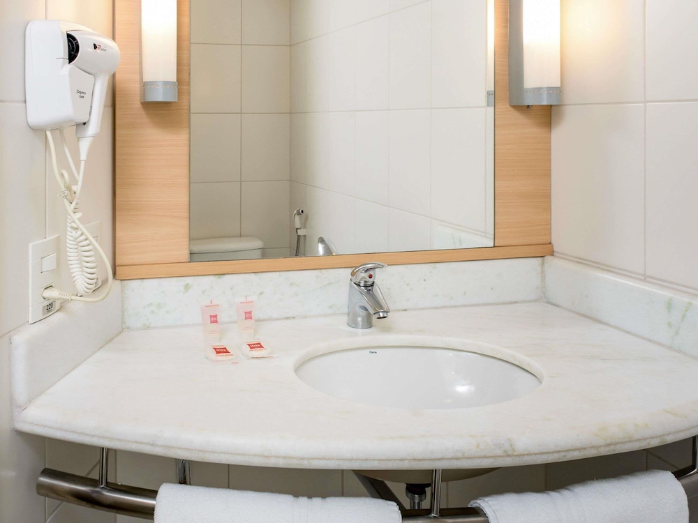 Habitacion Standard con 2 camas soltero del hotel Ibis Recife Boa Viagem. Foto 10