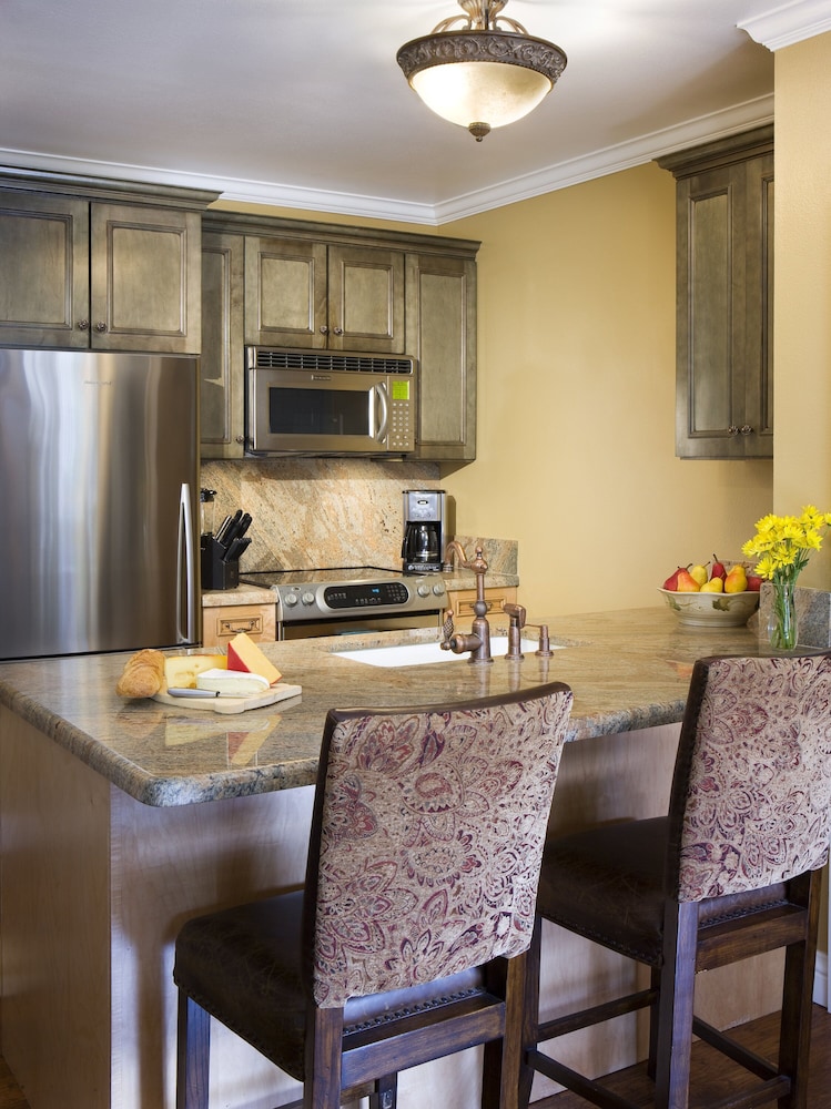 Casa adosada, 3 habitaciones (Three Bedroom Townhome) del hotel Juniper Springs Resort. Foto 4