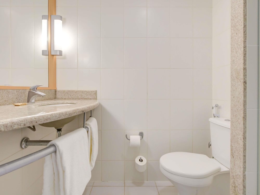 Habitación estándar con 2 camas simples del hotel Ibis Rio De Janeiro Barra Da Tijuca. Foto 8