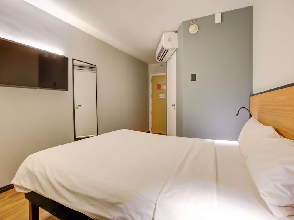 Habitacion Standard con 1 cama doble del hotel Ibis Rio De Janeiro Santos Dumont. Foto 6