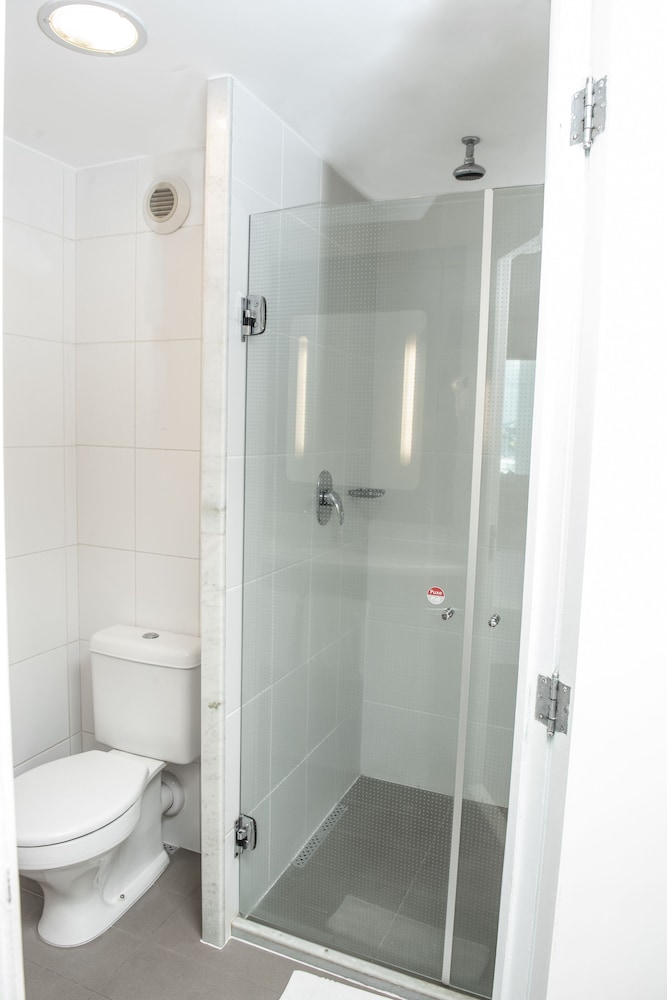 Habitacion Standard con 1 cama doble del hotel Ibis Rio De Janeiro Santos Dumont. Foto 11