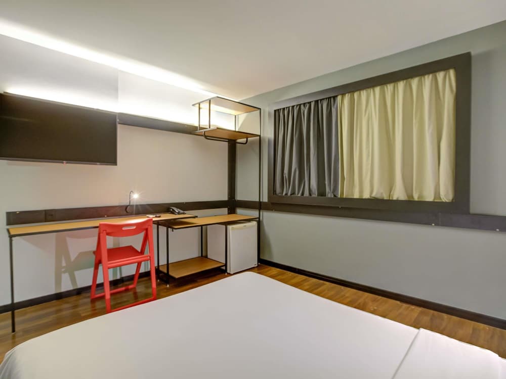 Habitación Standard adaptada con una cama doble del hotel Ibis Rio De Janeiro Santos Dumont. Foto 5